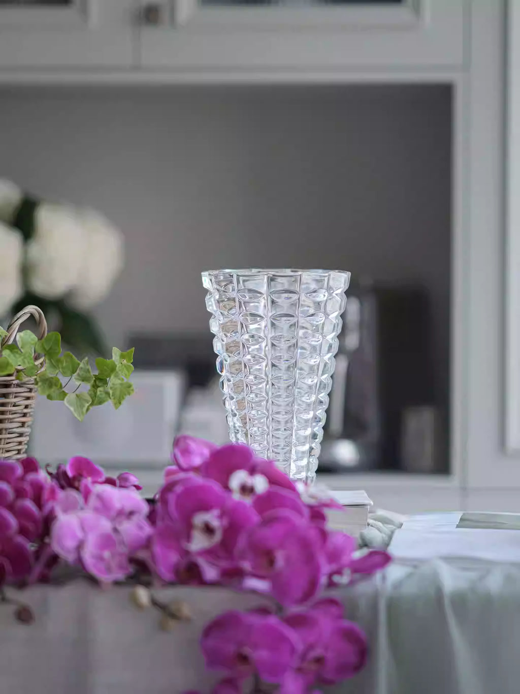 BERHE Millennium Modern Luxury Czech Crystal Floral Vase