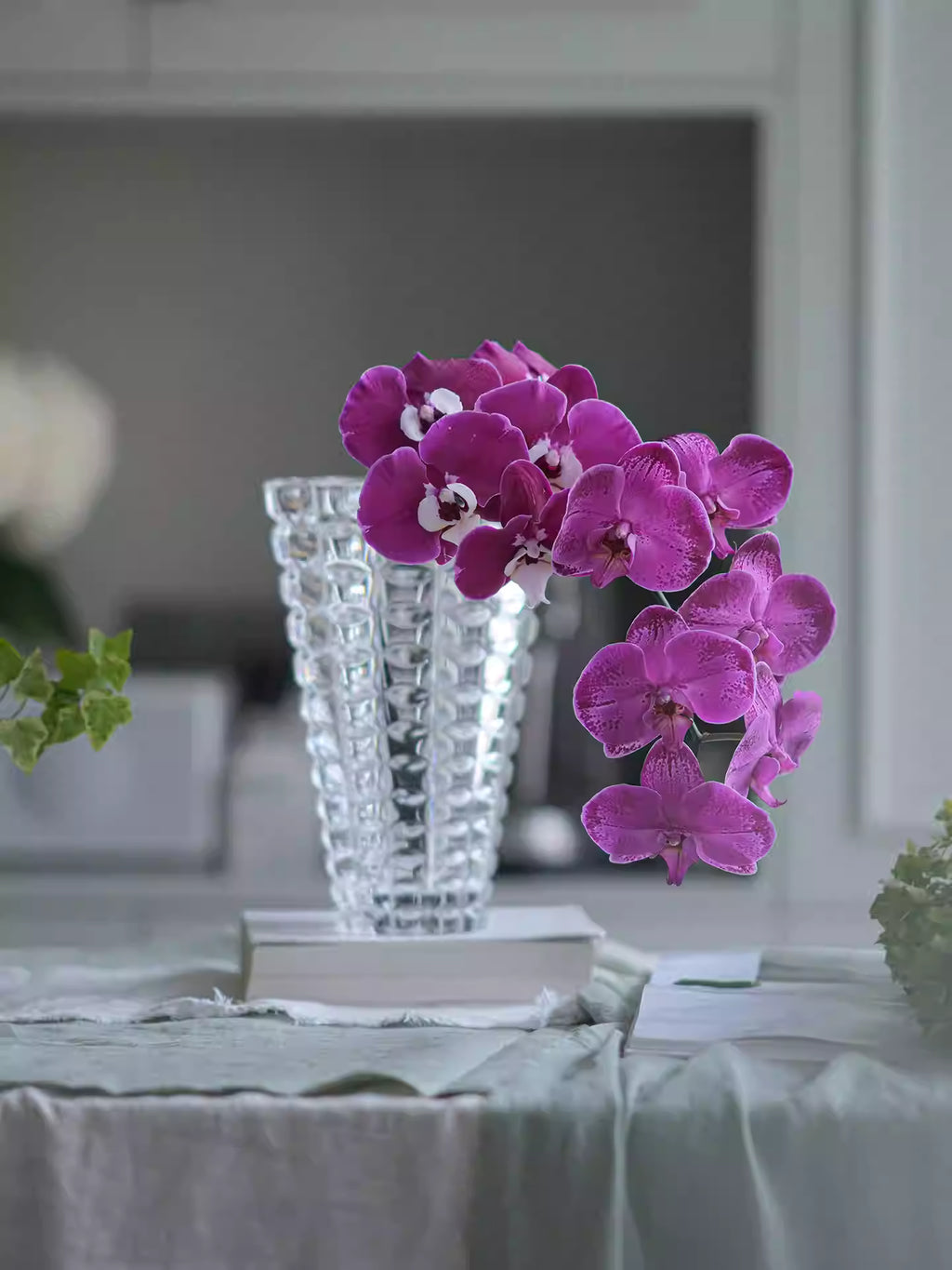 BERHE Millennium Modern Luxury Czech Crystal Floral Vase